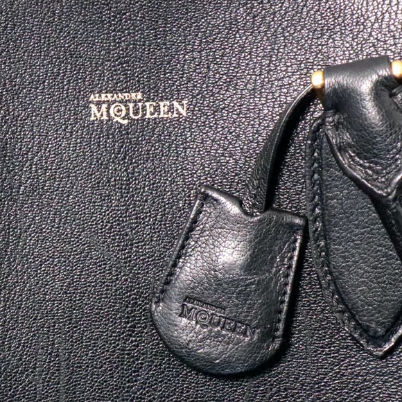 Alexander McQueen black zip-up 'Heroine' satchel/tote - Picture 8 of 15